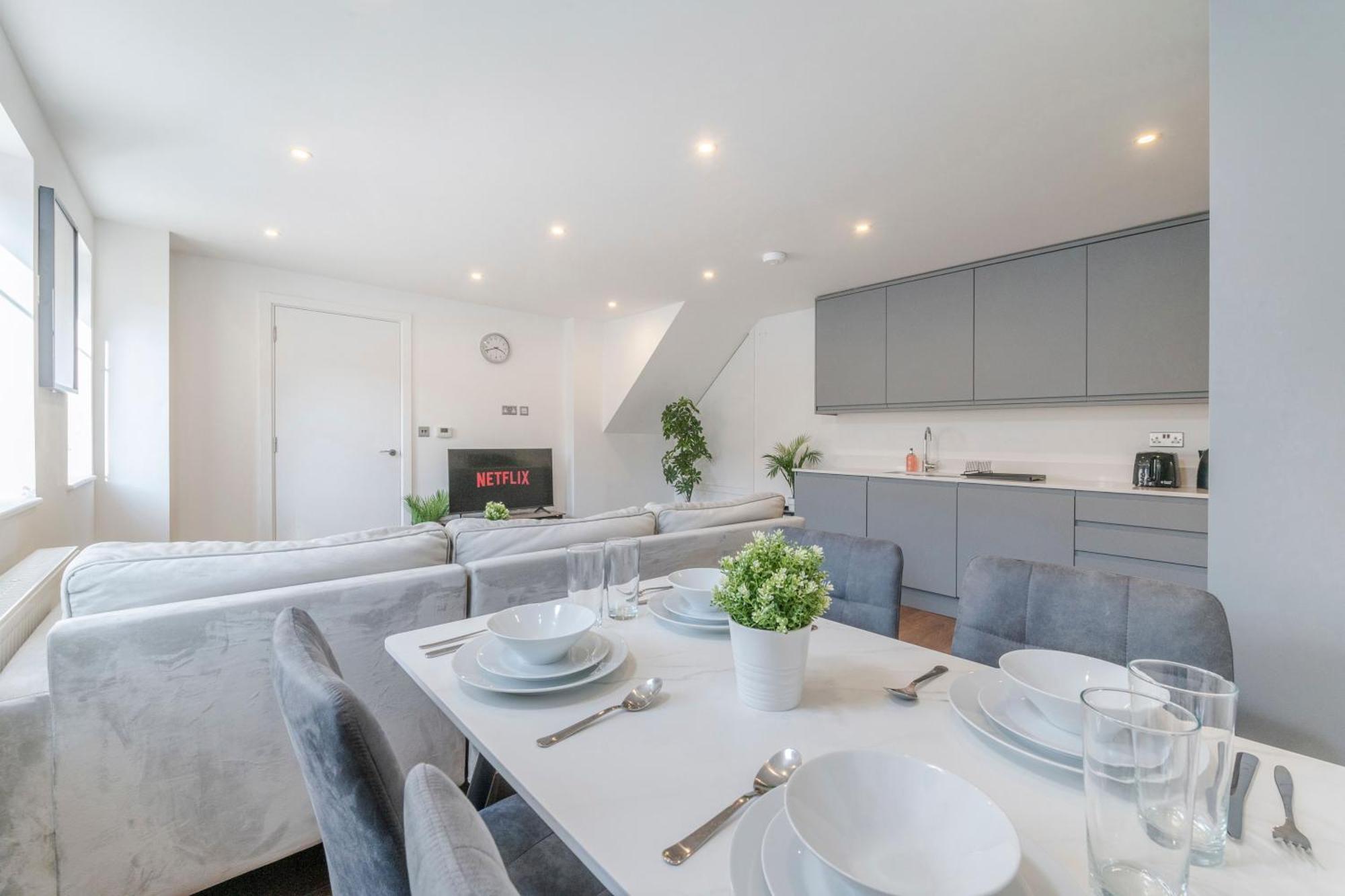 Modern London Home - 2 Bedrooms 2 Bath - Battersea, Vauxhall & Nine Elms Station מראה חיצוני תמונה