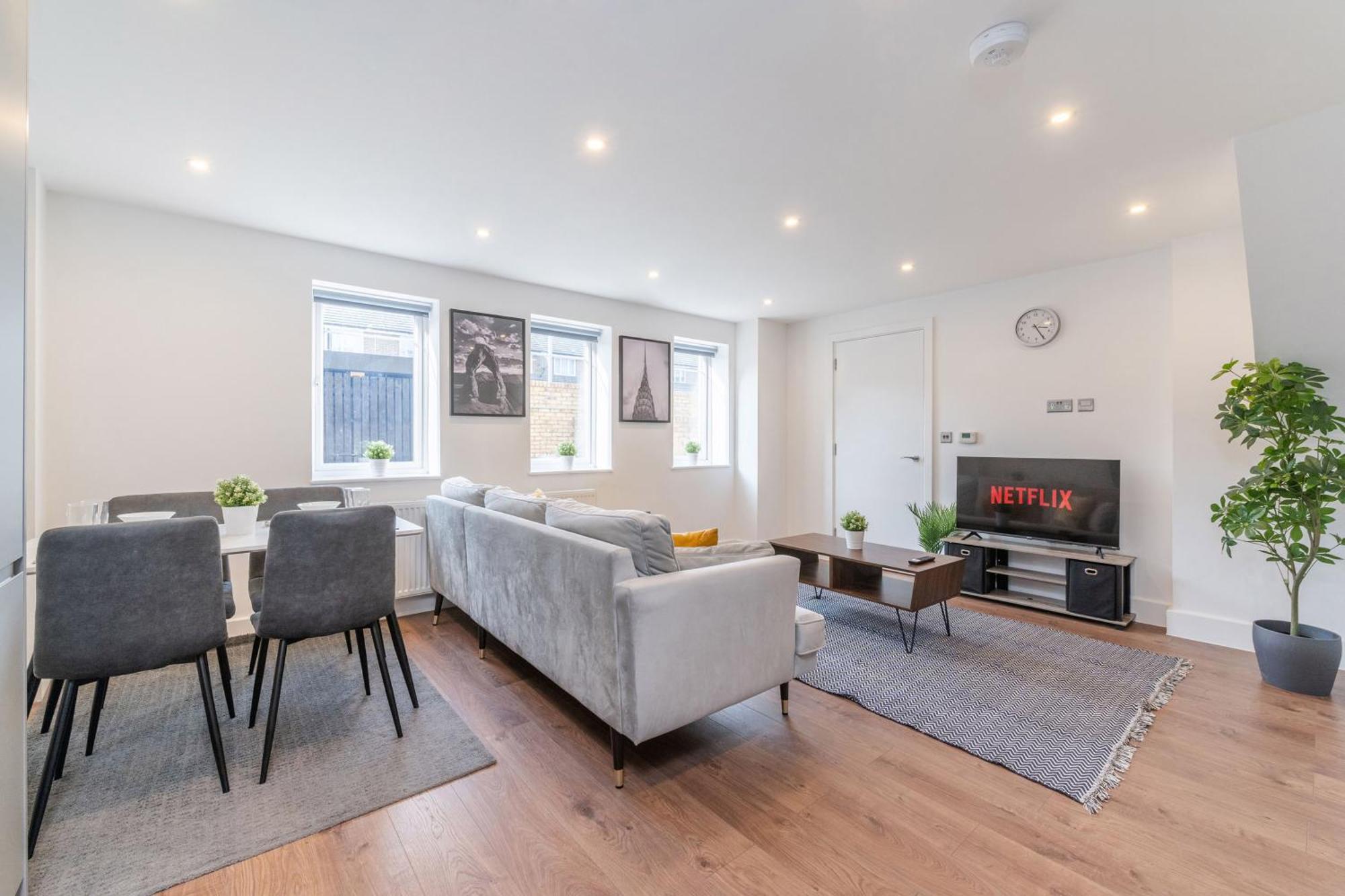 Modern London Home - 2 Bedrooms 2 Bath - Battersea, Vauxhall & Nine Elms Station מראה חיצוני תמונה